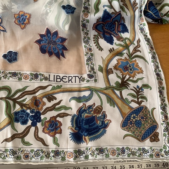Liberty Stunning Floral Scarf Silk Blend Burnout Rectangle White Blue Tan EUC - Picture 6 of 9